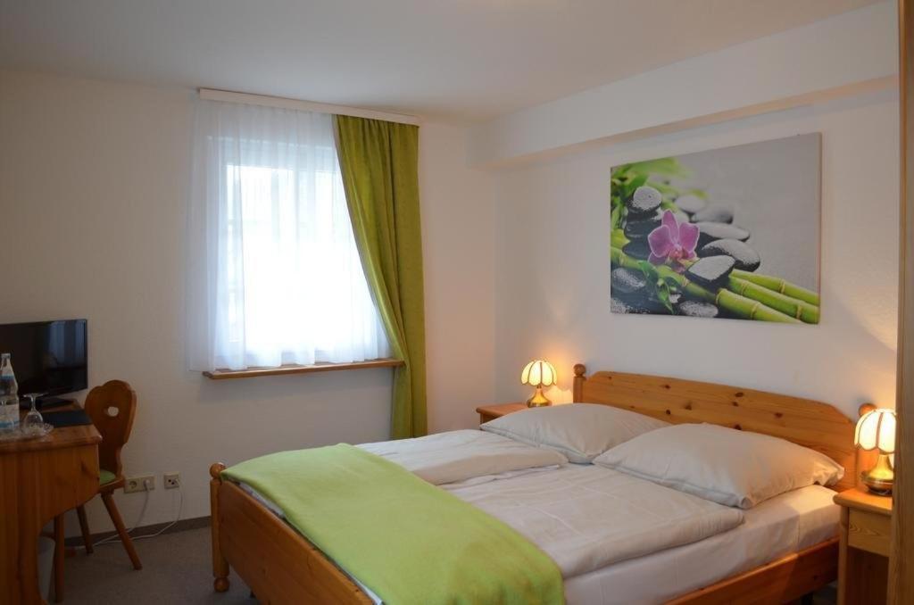 Hotel Gasthaus Zur Linde Glottertal Exterior photo